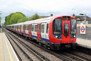 Metropolitan Train at Ruislip Manor